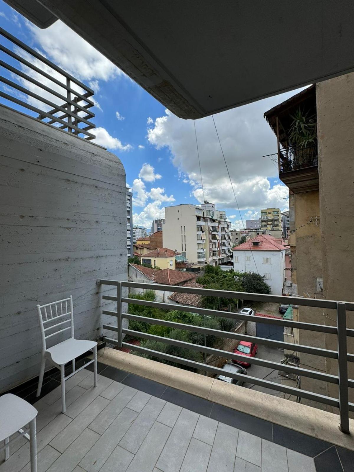 Diem Apartment Near Pazari I Ri Tirana Exterior photo